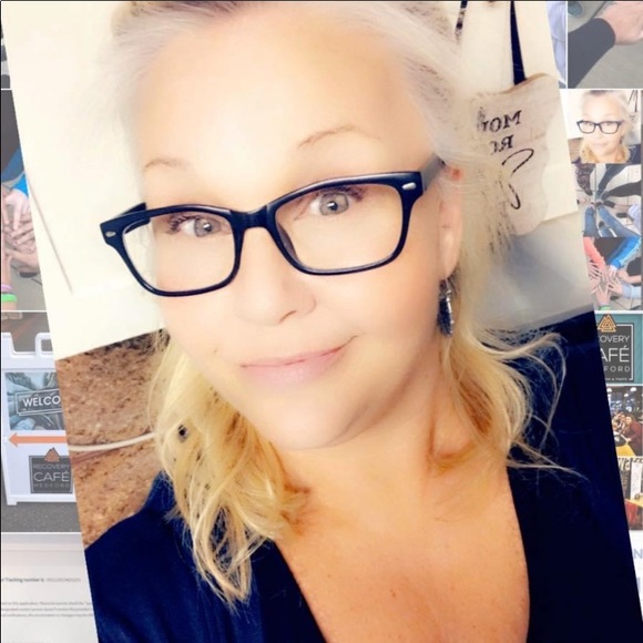 Meet your Posher, Georgette - Picture 1 of 2